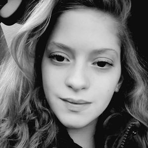 Meet your Posher, Emaly